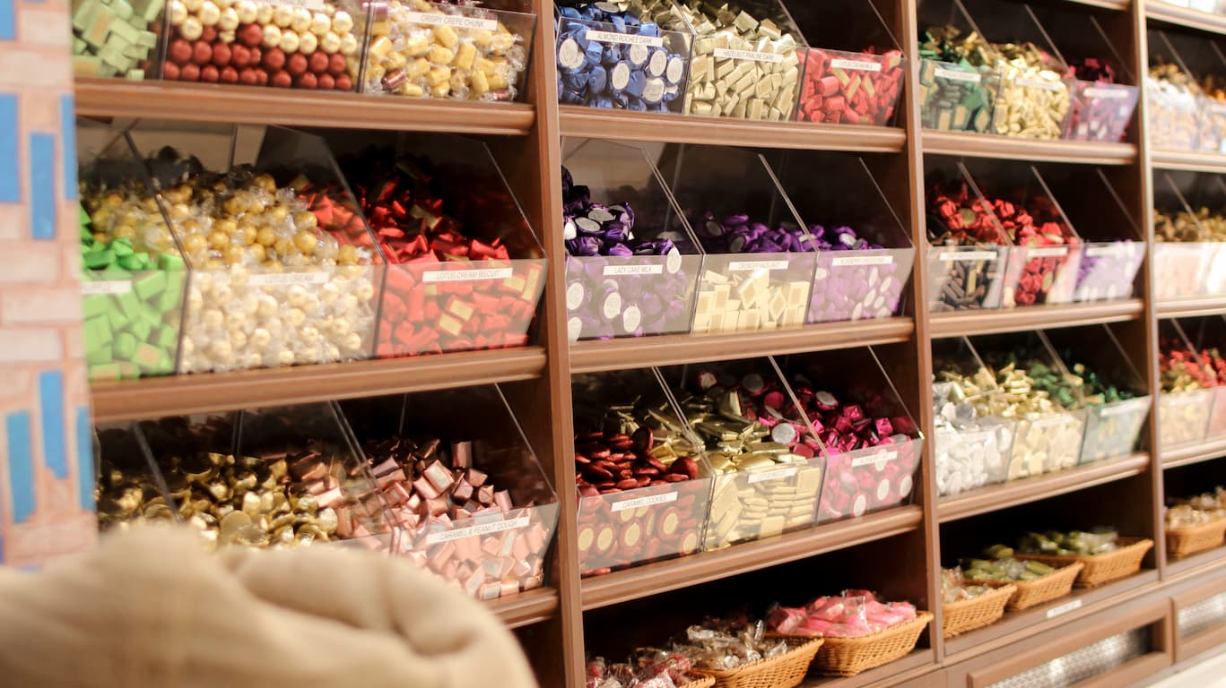 MIXED CHOCOLATES & SWEETS